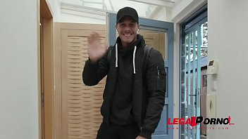 Большая новогодняя оргия с молодыми снегурочками