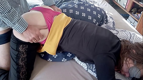 Французская блондинка шлюшка трахается раком